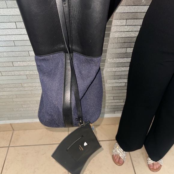 ALEXANDER MCQUEEN
DENIM THE BOW MAXI TOTE BAG WITH CLUTCH - Picture 15 of 16